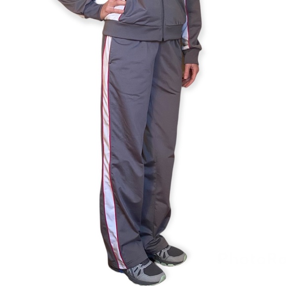 Puma track pants gray with white side stripe, pockets, loose fit, size small - Picture 4 of 13